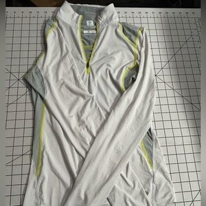 Columbia Size small Omni wick long sleeve